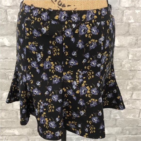 Zara Pull On Floral Skirt - Picture 1 of 4